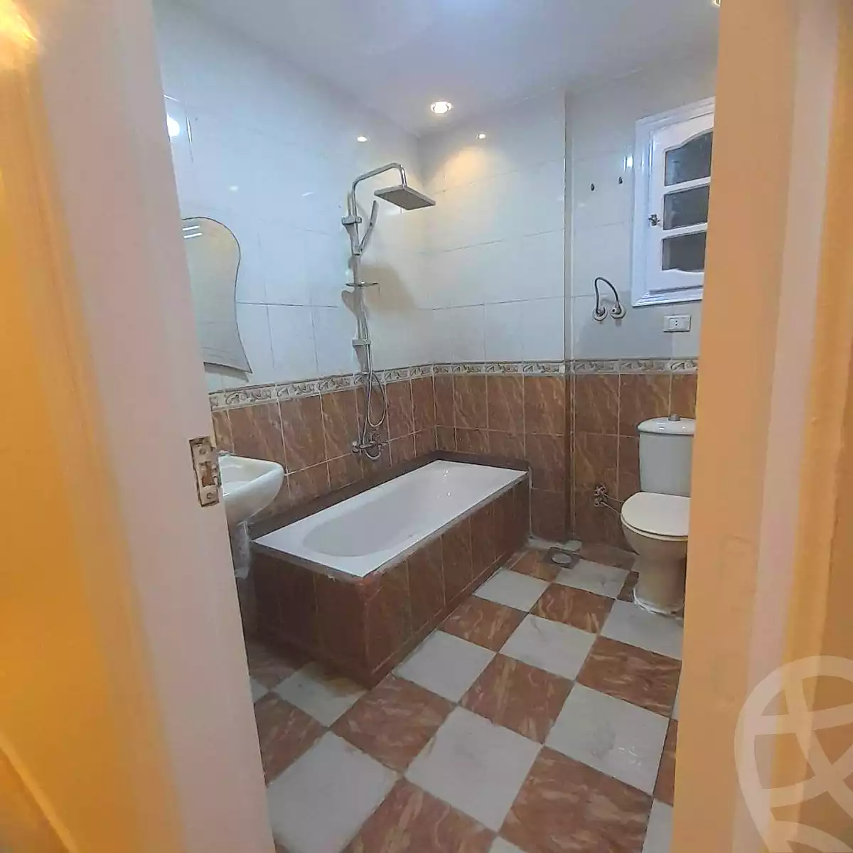 https://aqarmap.com.eg/ar/listing/6679143-for-sale-alexandria-sydy-bshr-sydy-bshr-bhry-gamal-abd-el-nasir-st
