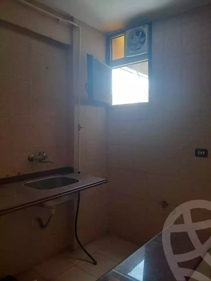 https://aqarmap.com.eg/ar/listing/6679545-for-sale-alexandria-moharram-bey-ibn-zahroon-st