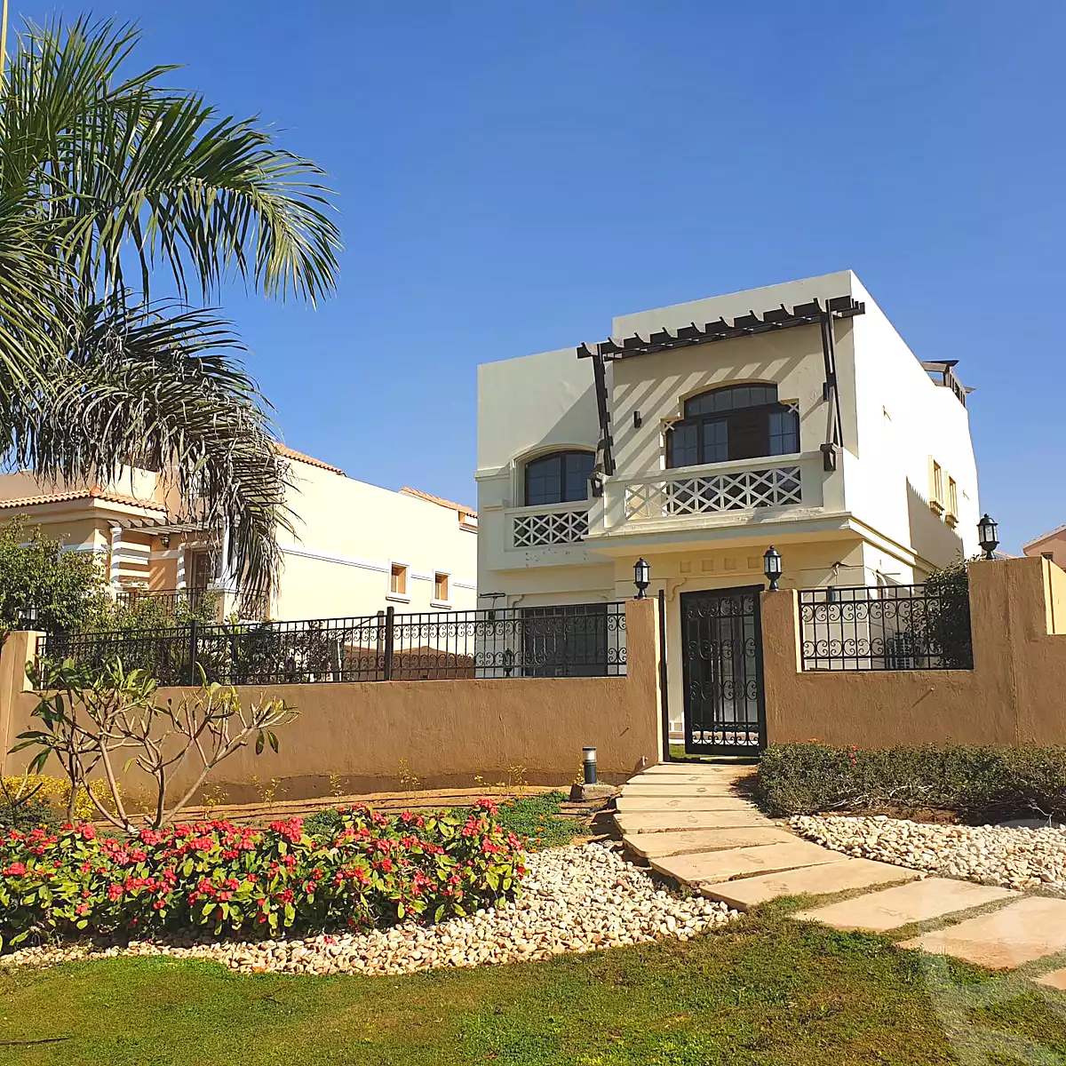 https://aqarmap.com.eg/en/listing/6679557-for-rent-cairo-new-cairo-compounds-mountain-view-hyde-park