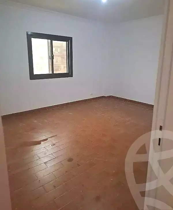https://aqarmap.com.eg/ar/listing/6680248-for-sale-cairo-6th-of-october-el-ahyaa-neighborhood-2nd-divided-from-al-kafrawei-st