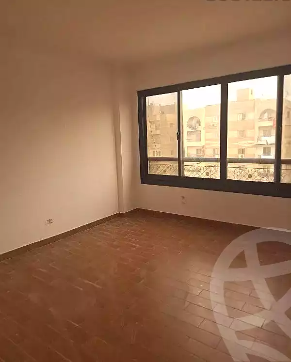 https://aqarmap.com.eg/ar/listing/6680248-for-sale-cairo-6th-of-october-el-ahyaa-neighborhood-2nd-divided-from-al-kafrawei-st