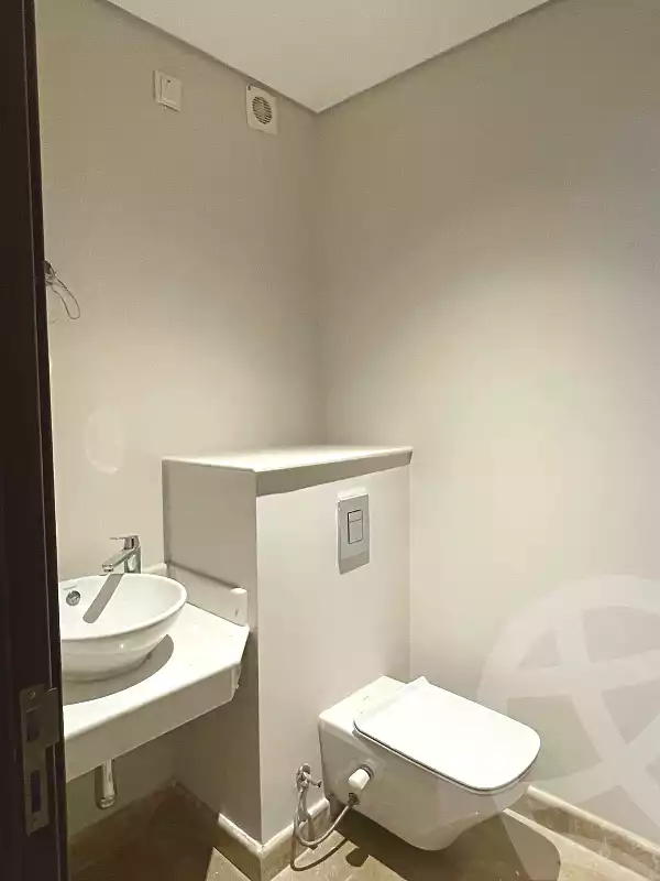 https://aqarmap.com.eg/en/listing/6683214-for-sale-cairo-el-sheikh-zayed-city-compounds-zyd-wr-llttwyr-z-tower