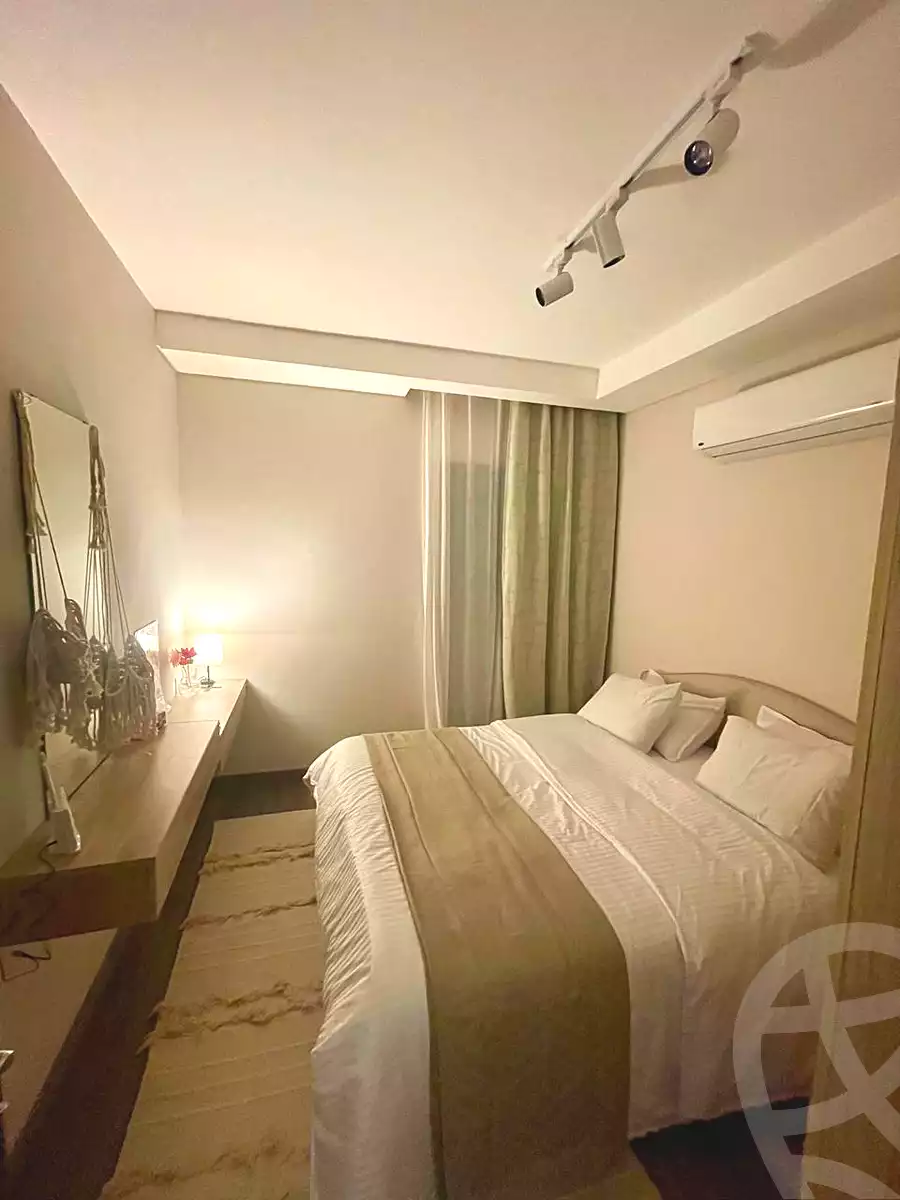 https://aqarmap.com.eg/ar/listing/6685447-for-sale-cairo-el-sheikh-zayed-city-compounds-zyd-wr-llttwyr-park-towers-zed-el-sheikh-zayed-compound