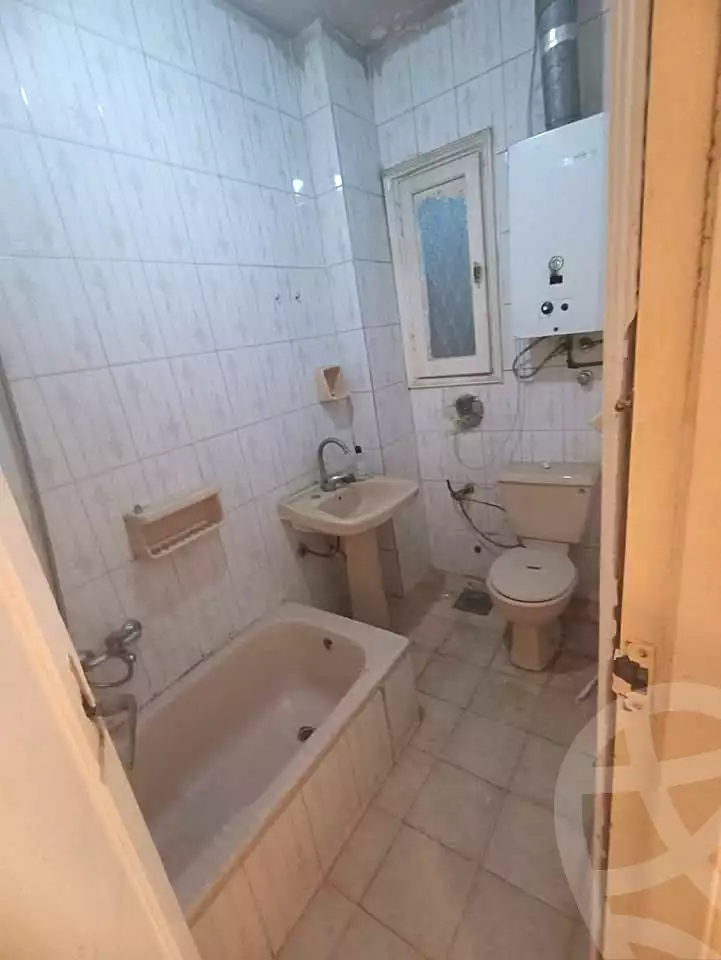 https://aqarmap.com.eg/en/listing/6688350-for-sale-alexandria-ganaklis