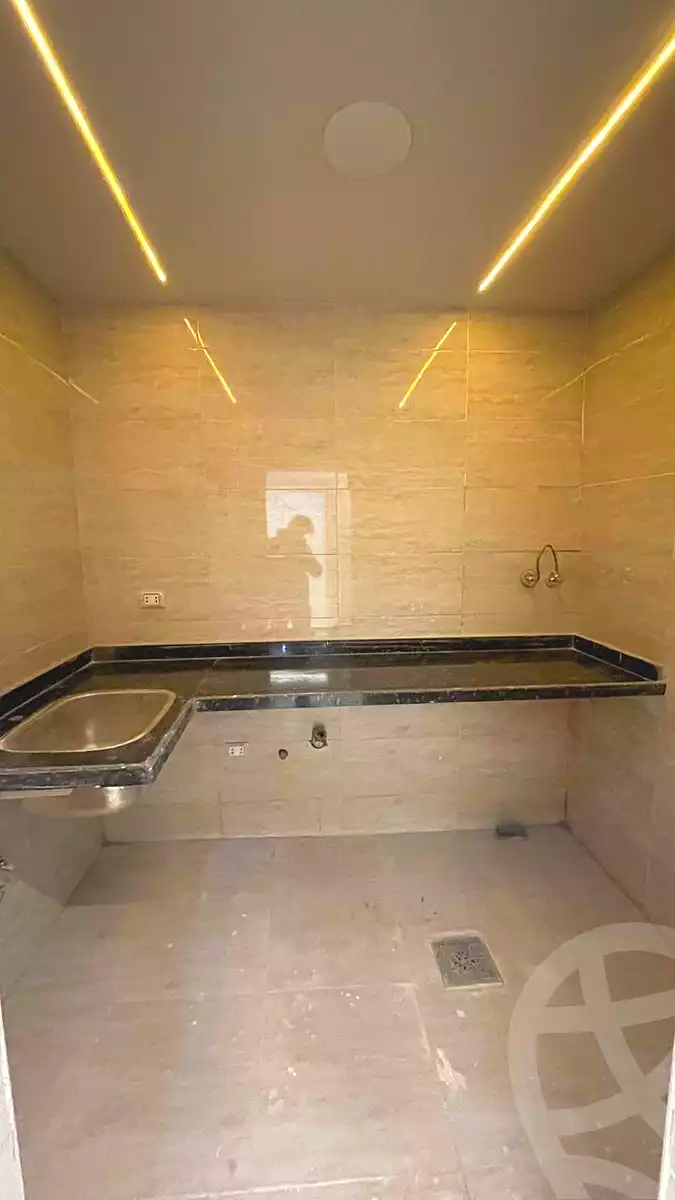 https://aqarmap.com.eg/ar/listing/6689447-for-sale-alexandria-l-jmy-lbytsh-ibrahim-othman-st