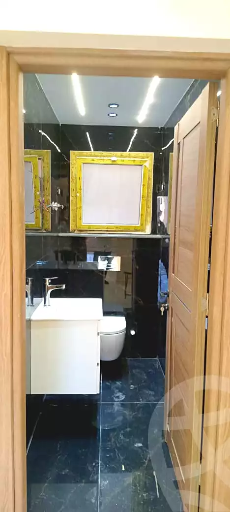 https://aqarmap.com.eg/en/listing/6692918-for-sale-cairo-el-sheikh-zayed-city-compounds-el-khamayel