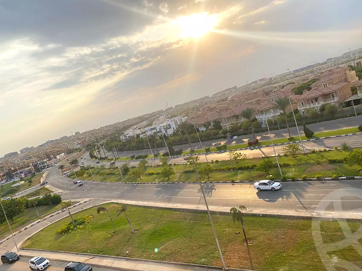 https://aqarmap.com.eg/en/listing/6698429-for-sale-cairo-new-cairo-ganob-el-akadamiya-orouba-axis