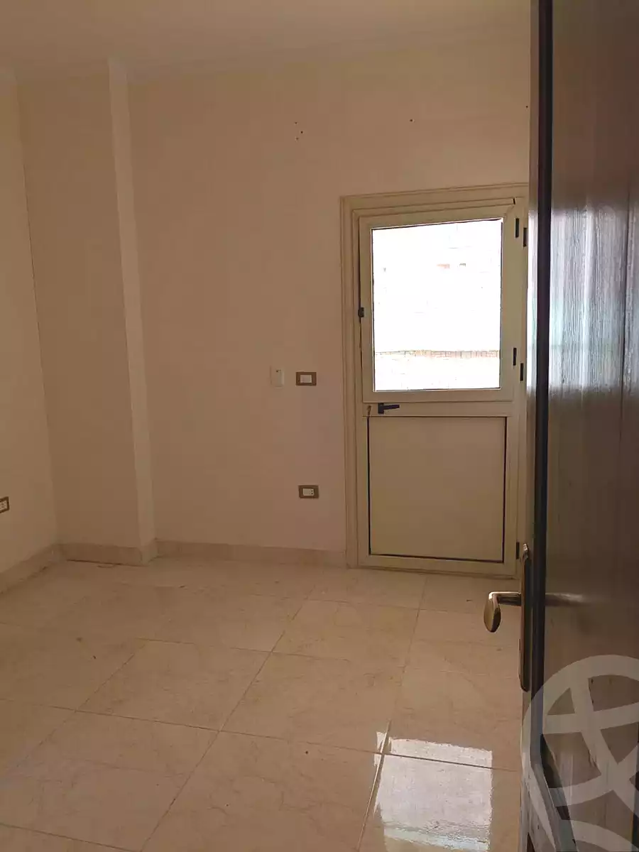 https://aqarmap.com.eg/ar/listing/6704291-for-rent-cairo-6th-of-october-el-ahyaa-neighborhood-2nd-divided-from-al-kafrawei-st