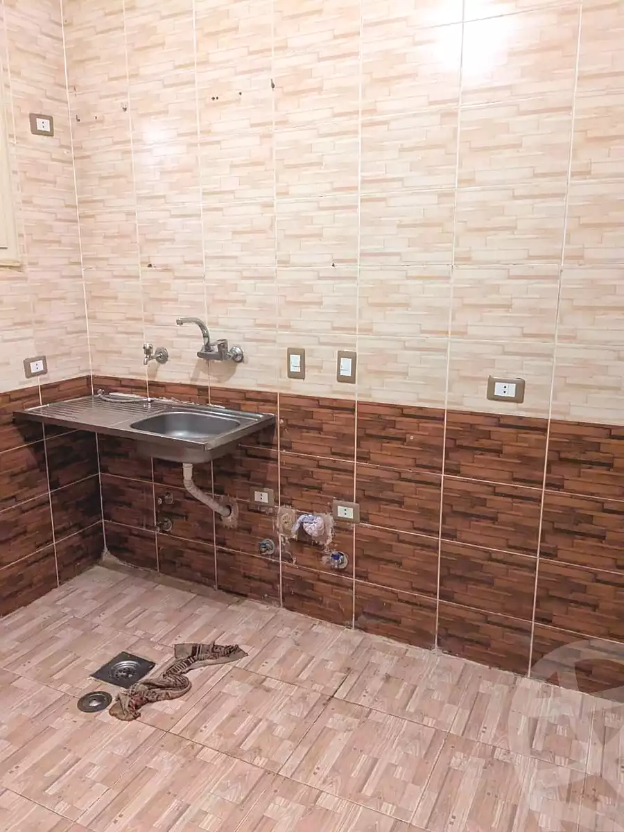 https://aqarmap.com.eg/ar/listing/6704291-for-rent-cairo-6th-of-october-el-ahyaa-neighborhood-2nd-divided-from-al-kafrawei-st