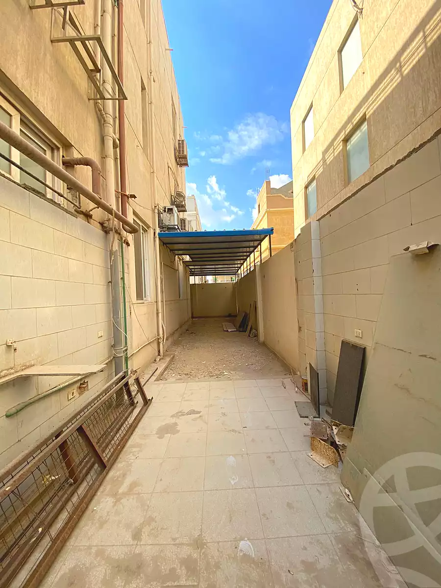 https://aqarmap.com.eg/en/listing/6704646-for-rent-cairo-new-cairo-first-settlement-mhwr-mstfy-kml