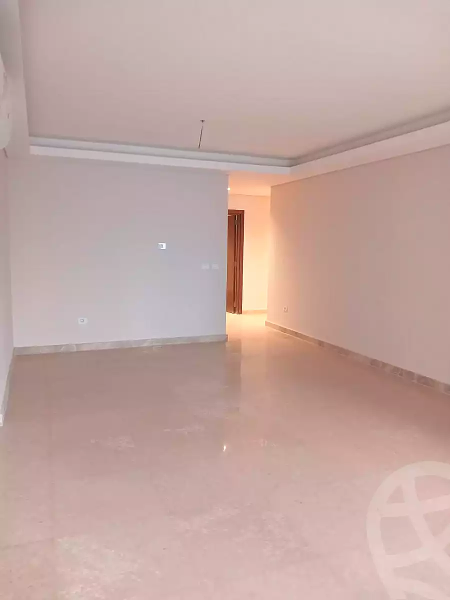 https://aqarmap.com.eg/en/listing/6704694-for-sale-cairo-el-sheikh-zayed-city-compounds-zyd-wr-llttwyr-z-tower