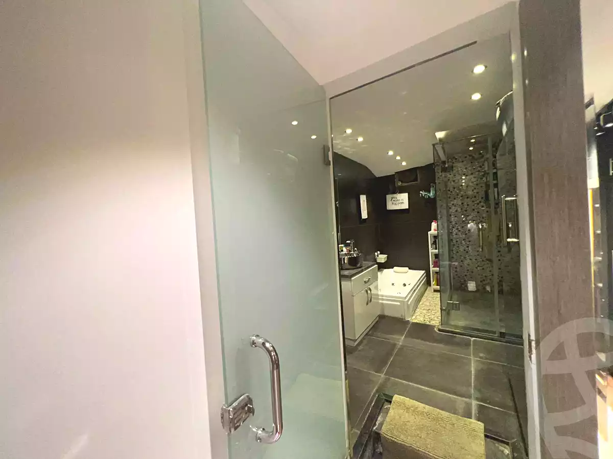 https://aqarmap.com.eg/ar/listing/6704737-for-sale-cairo-el-sheikh-zayed-city-compounds-kmbwnd-ljwmn