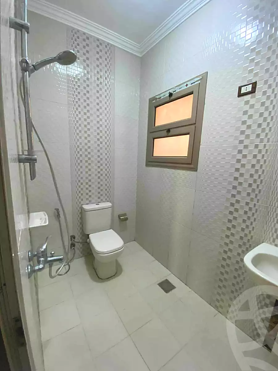 https://aqarmap.com.eg/ar/listing/6704981-for-rent-cairo-new-cairo-sharq-el-akadamiya-al-tahrir-st