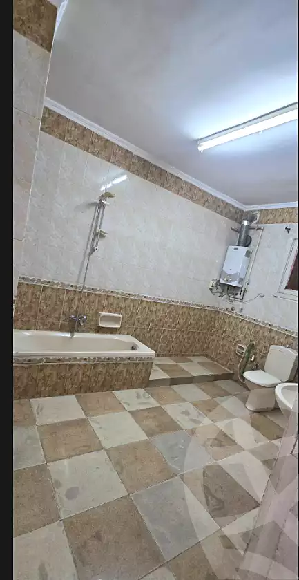 https://aqarmap.com.eg/en/listing/6706089-for-rent-cairo-helwan-helwan-el-sharkeya-heidar-st