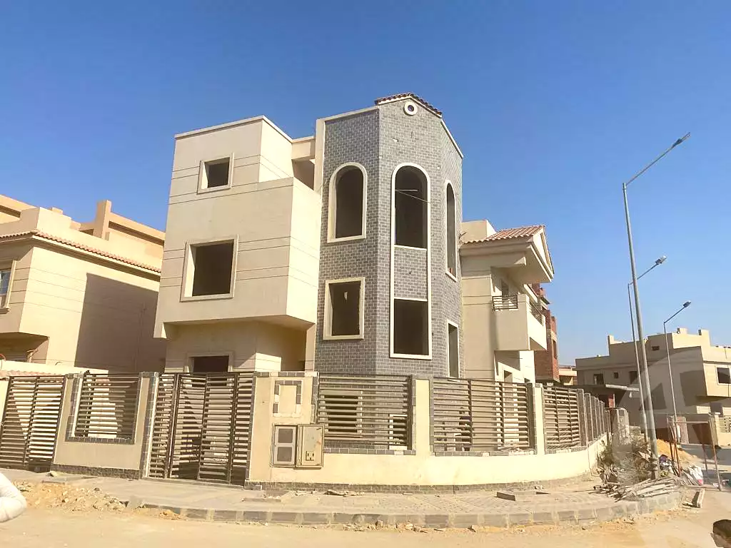 https://aqarmap.com.eg/ar/listing/6708740-for-sale-cairo-6th-of-october-compounds-green-ville-compound-hayah