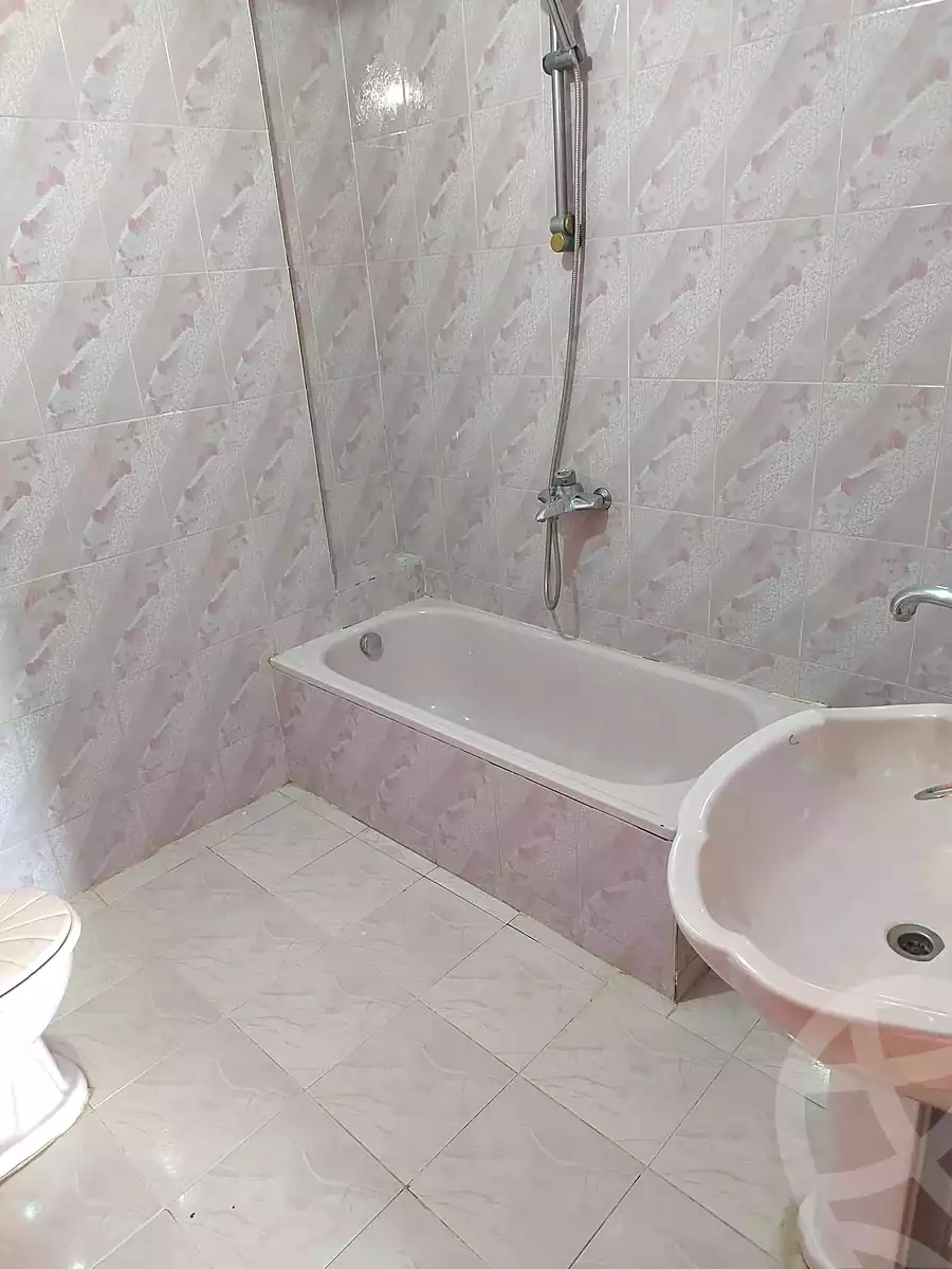 https://aqarmap.com.eg/en/listing/6708820-for-rent-cairo-helwan-sherif-st