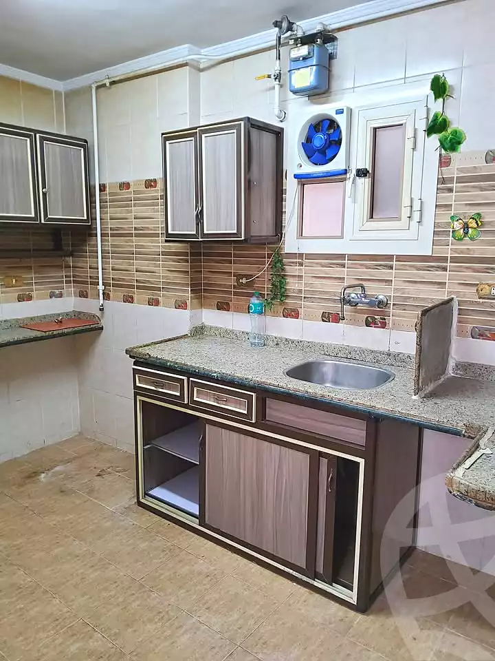 https://aqarmap.com.eg/ar/listing/6709454-for-sale-alexandria-ganaklis-shr-mrtdy-bsh