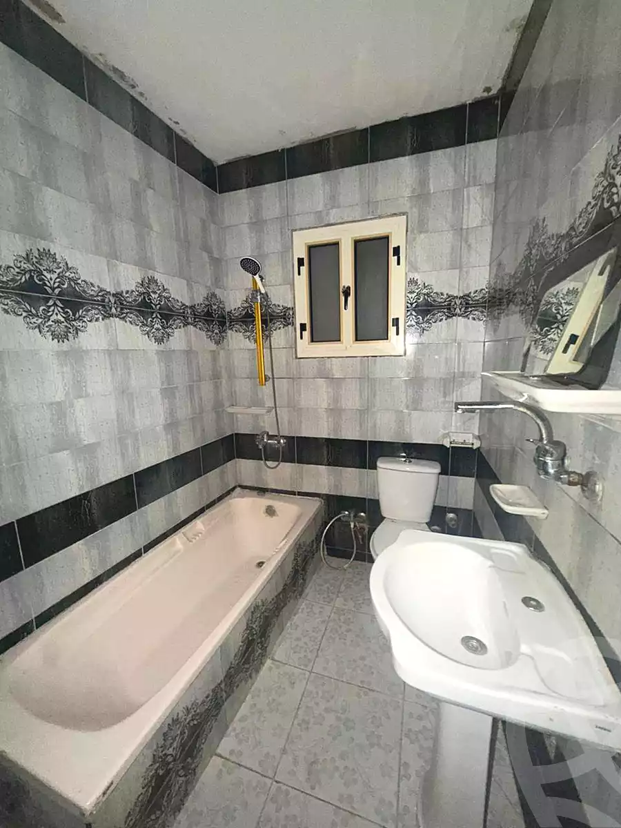 https://aqarmap.com.eg/ar/listing/6713240-for-sale-alexandria-l-jmy-lbytsh-shahr-al-assal-st