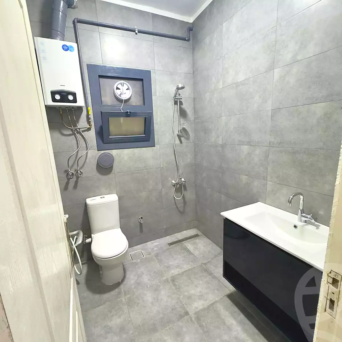 https://aqarmap.com.eg/ar/listing/6714637-for-rent-cairo-el-sheikh-zayed-city-el-hay-el-thany-ashaer