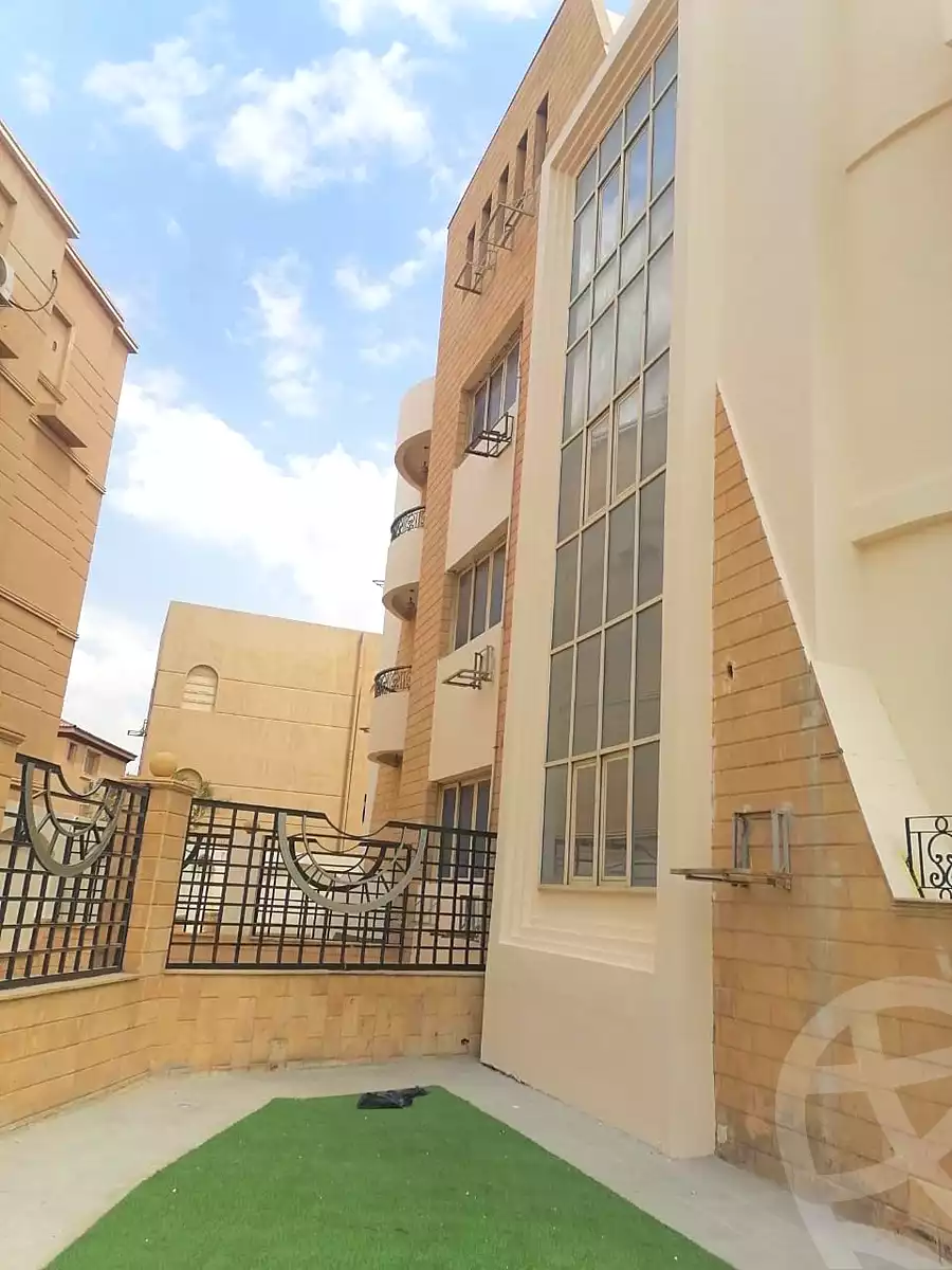https://aqarmap.com.eg/ar/listing/6718873-for-sale-cairo-new-cairo-ganob-el-akadamiya-south-academy-a-zaid-ebn-haretha-st