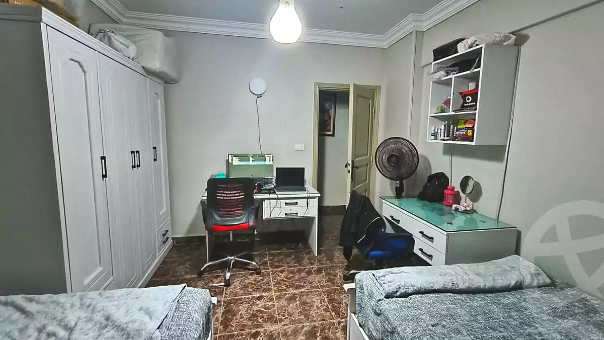 https://aqarmap.com.eg/ar/listing/6723062-for-sale-cairo-6th-of-october-el-ahyaa-neighborhood-2nd-divided-from-al-kafrawei-st