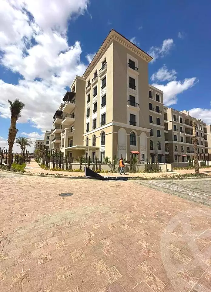 https://aqarmap.com.eg/ar/listing/6724113-for-sale-cairo-el-sheikh-zayed-city-compounds-kmbwnd-fyldj-wyst-dr-llttwyr