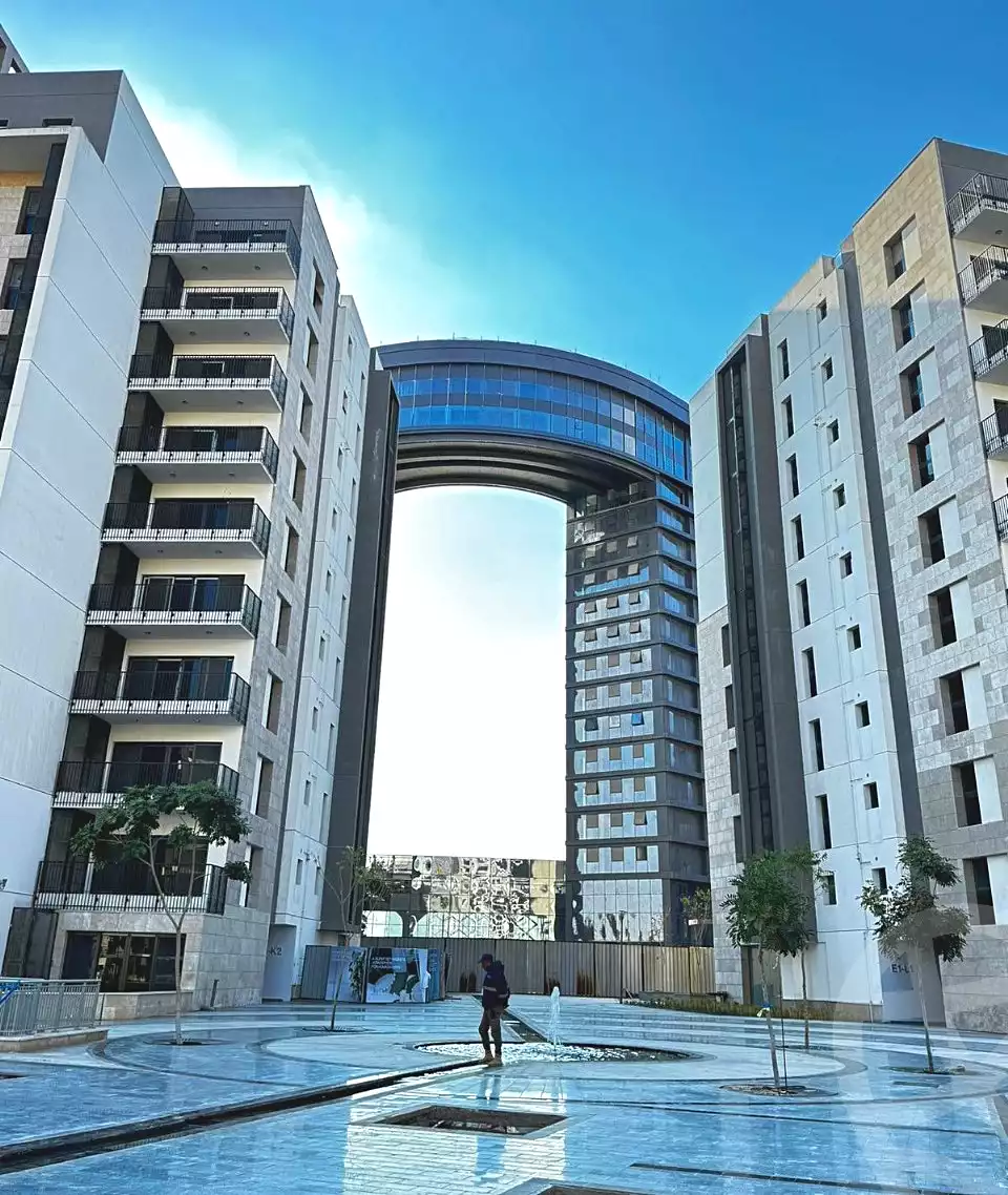 https://aqarmap.com.eg/ar/listing/6725268-for-sale-cairo-el-sheikh-zayed-city-compounds-zyd-wr-llttwyr-z-tower