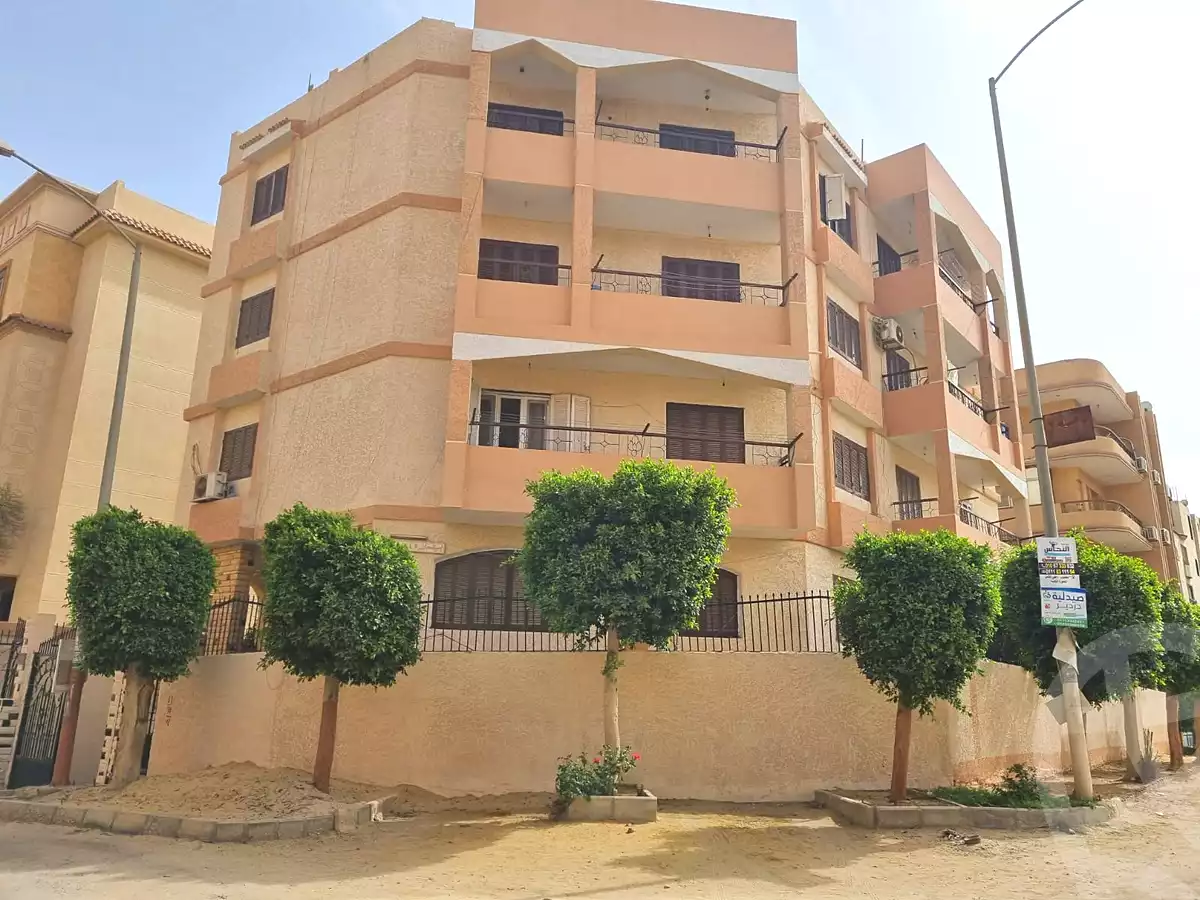 https://aqarmap.com.eg/ar/listing/6725340-for-sale-cairo-6th-of-october-el-ahyaa-neighborhood-8th