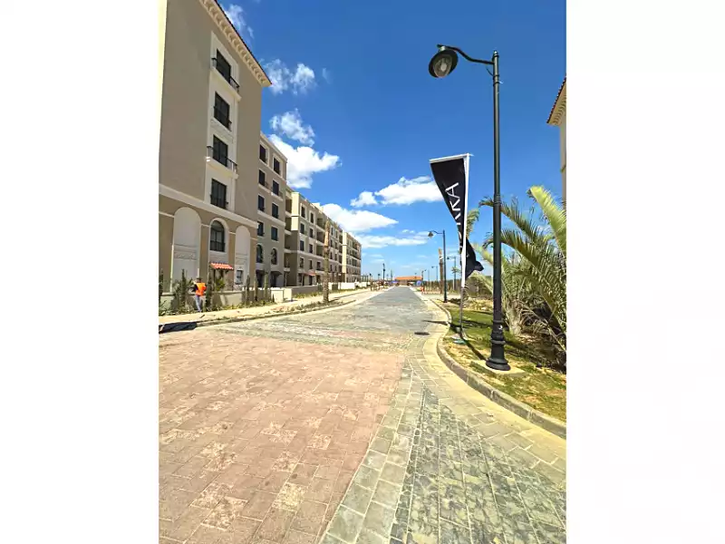 https://aqarmap.com.eg/en/listing/6725541-for-sale-cairo-el-sheikh-zayed-city-compounds-kmbwnd-fyldj-wyst-dr-llttwyr