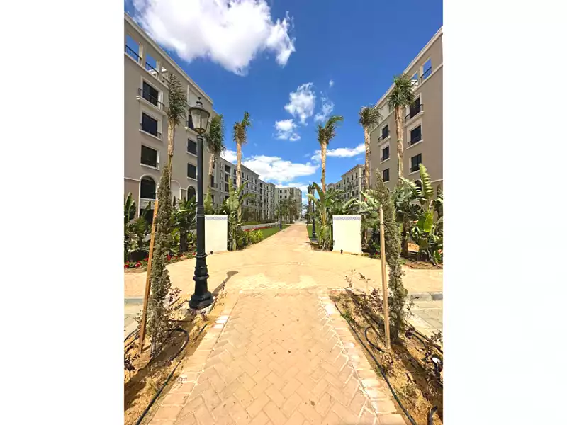 https://aqarmap.com.eg/en/listing/6725541-for-sale-cairo-el-sheikh-zayed-city-compounds-kmbwnd-fyldj-wyst-dr-llttwyr