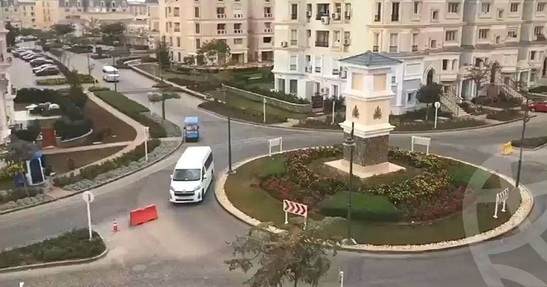 https://aqarmap.com.eg/en/listing/6725989-for-sale-cairo-new-cairo-compounds-mountain-view-hyde-park