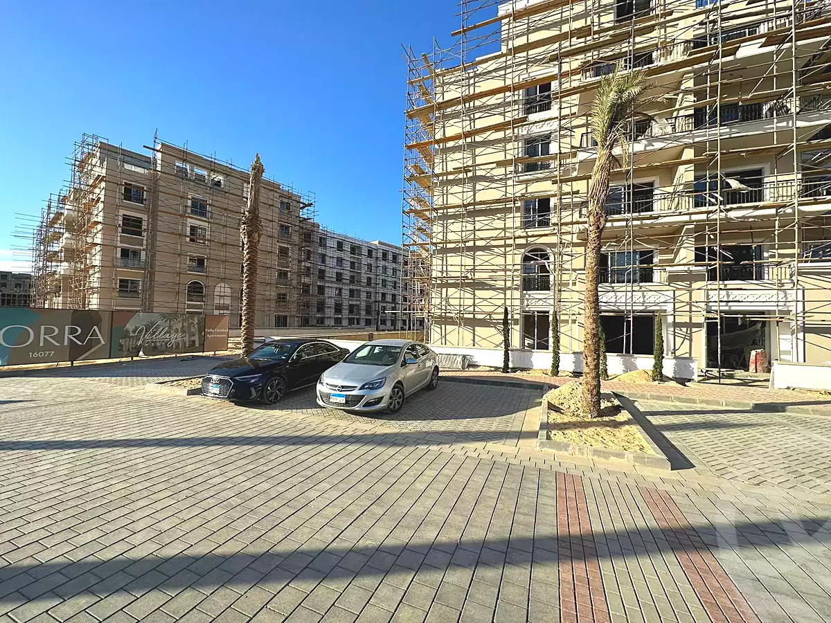 https://aqarmap.com.eg/en/listing/6726790-for-sale-cairo-el-sheikh-zayed-city-compounds-kmbwnd-fyldj-wyst-dr-llttwyr