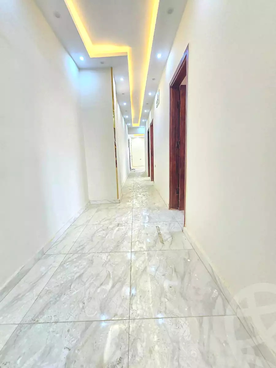 https://aqarmap.com.eg/ar/listing/6728391-for-sale-cairo-6th-of-october-el-ahyaa-neighborhood-1st-al-maahad