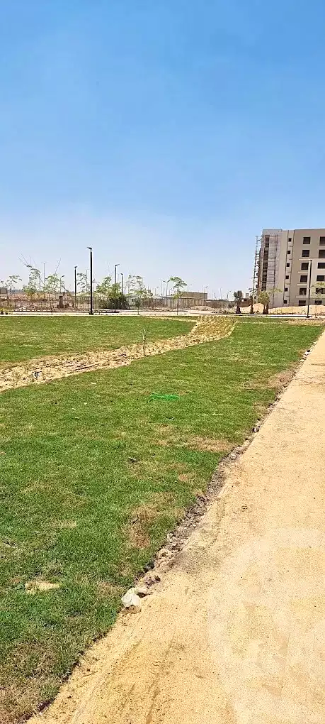https://aqarmap.com.eg/ar/listing/6728753-for-sale-cairo-new-administrative-capital-r4-village-de-la-capitale-palm-hills