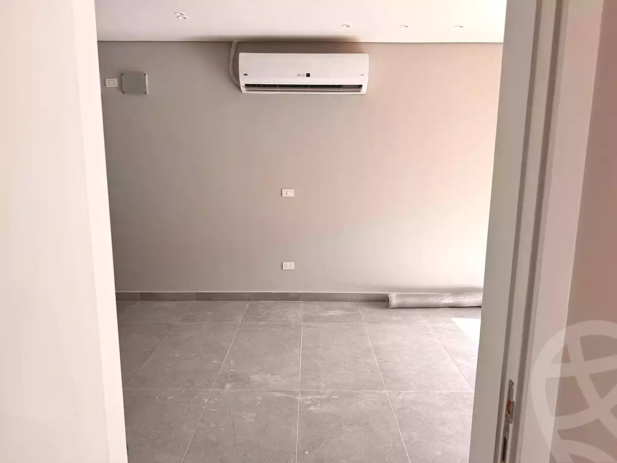https://aqarmap.com.eg/ar/listing/6729207-for-rent-cairo-el-sheikh-zayed-city-compounds-kmbwnd-fyldj-wyst-dr-llttwyr