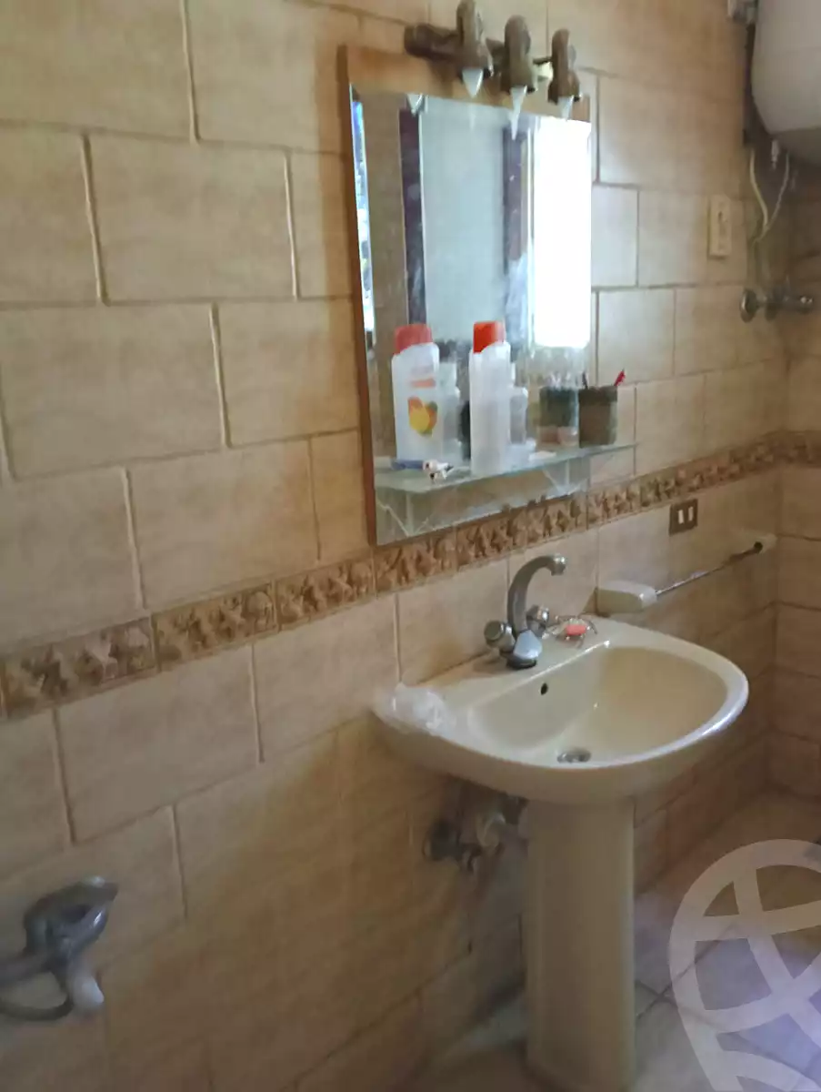 https://aqarmap.com.eg/ar/listing/6730026-for-sale-alexandria-l-jmy-lbytsh-el-hanafeya-st