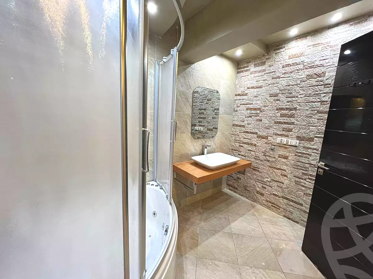 https://aqarmap.com.eg/ar/listing/6731562-for-rent-cairo-el-mohandesen-abd-el-moneam-riad-st