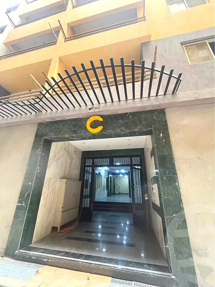 https://aqarmap.com.eg/en/listing/6733845-for-sale-cairo-shoubra-el-khalafwai-sengar-st