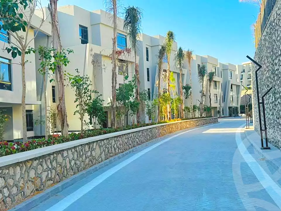 https://aqarmap.com.eg/ar/listing/6737216-for-sale-ain-elsokhna-mdyn-ljll-ljdyd-byrmydz-sky-syty