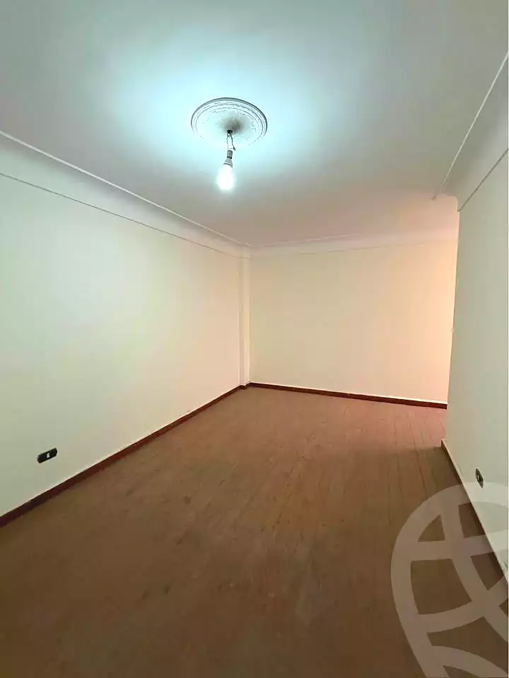 https://aqarmap.com.eg/en/listing/6737373-for-sale-alexandria-el-asafra-ahmed-tiesser-st