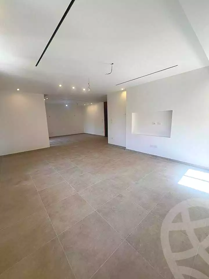 https://aqarmap.com.eg/ar/listing/6739243-for-rent-cairo-6th-of-october-compounds-october-plaza