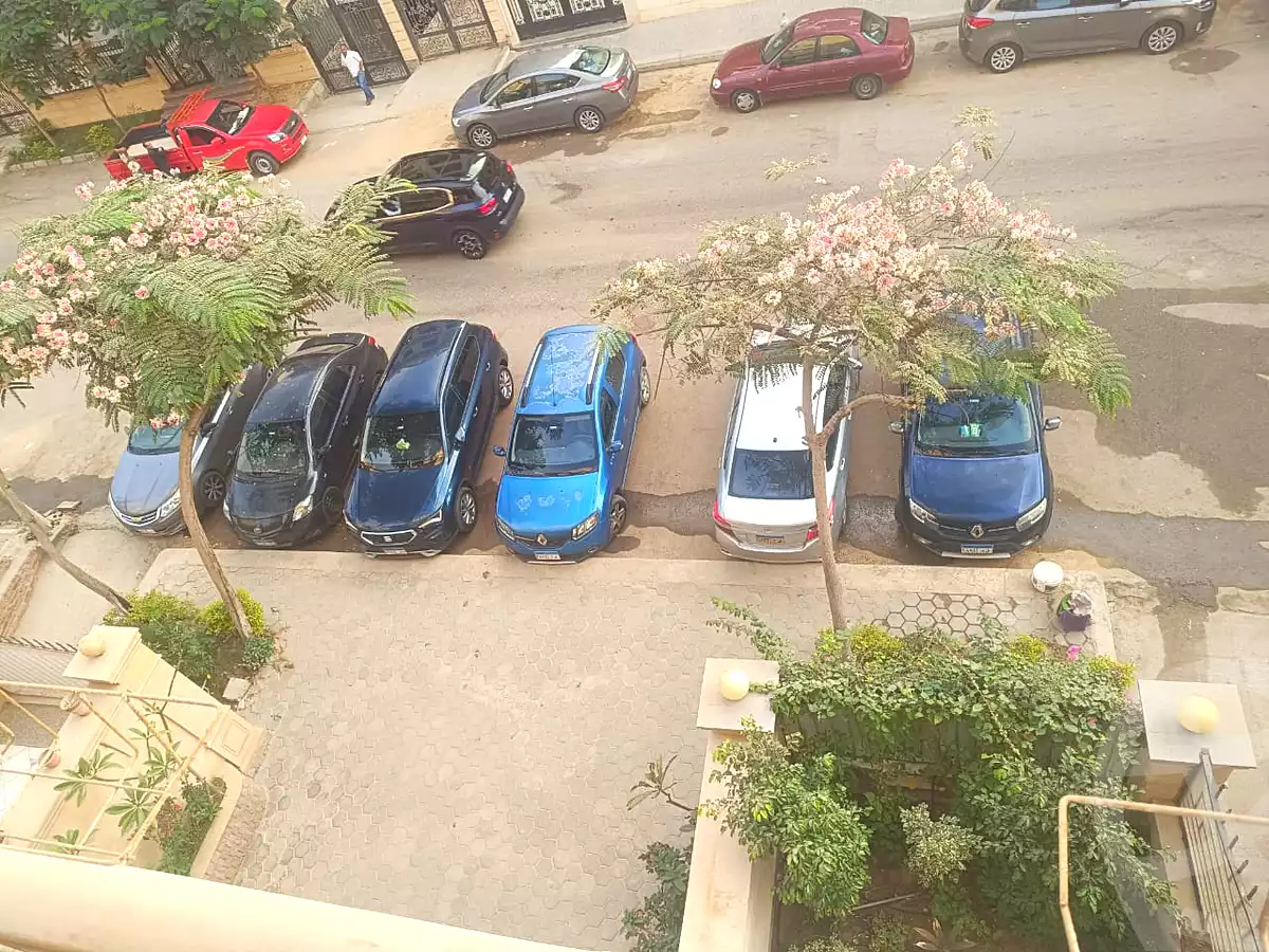 https://aqarmap.com.eg/ar/listing/6743572-for-rent-cairo-6th-of-october-el-hay-el-motamyz-fourth-touristic-village-mohamed-ahmed-barhoma-st