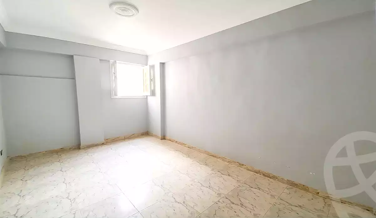 https://aqarmap.com.eg/ar/listing/6747370-for-sale-alexandria-camp-cesar-abd-el-moneim-sanad-st