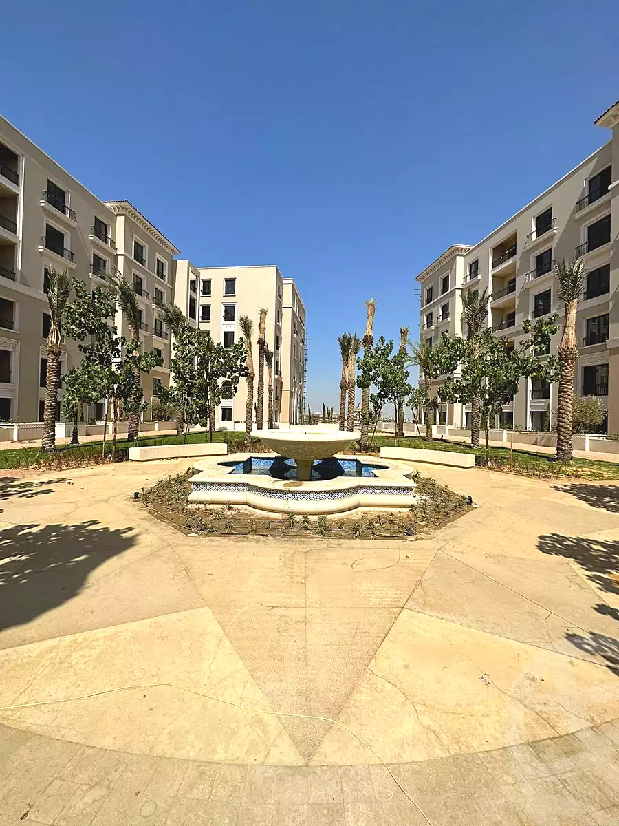 https://aqarmap.com.eg/ar/listing/6747661-for-sale-cairo-el-sheikh-zayed-city-compounds-kmbwnd-fyldj-wyst-dr-llttwyr