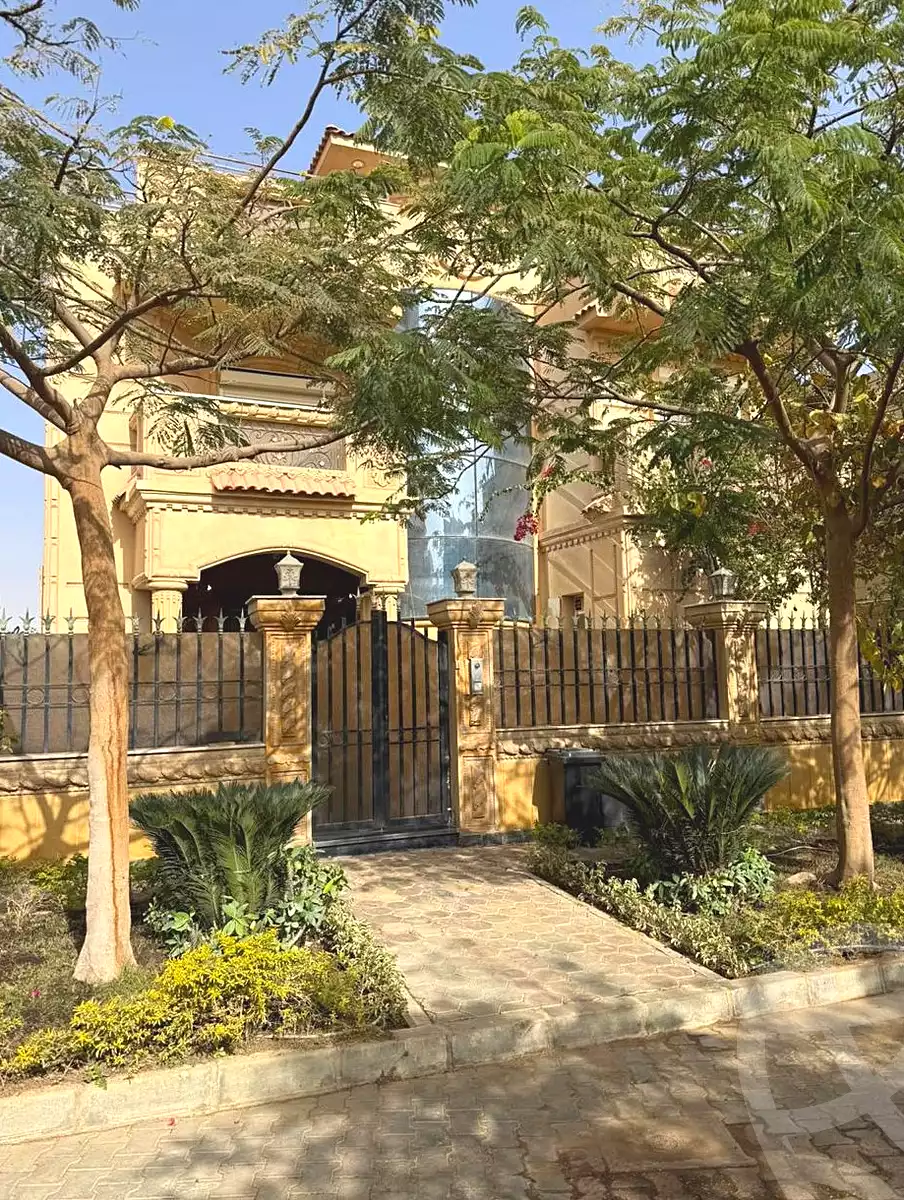 https://aqarmap.com.eg/ar/listing/6747970-for-sale-cairo-6th-of-october-compounds-dream-land-rose-ville