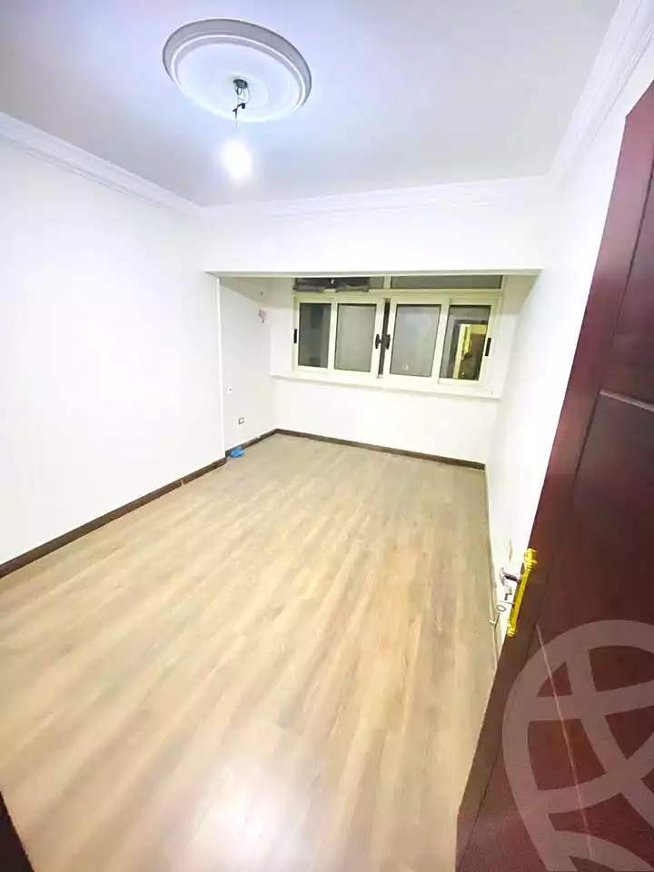 https://aqarmap.com.eg/en/listing/6748554-for-sale-alexandria-el-mandara-alex-el-mandara-bahri-sidi-kamal-st