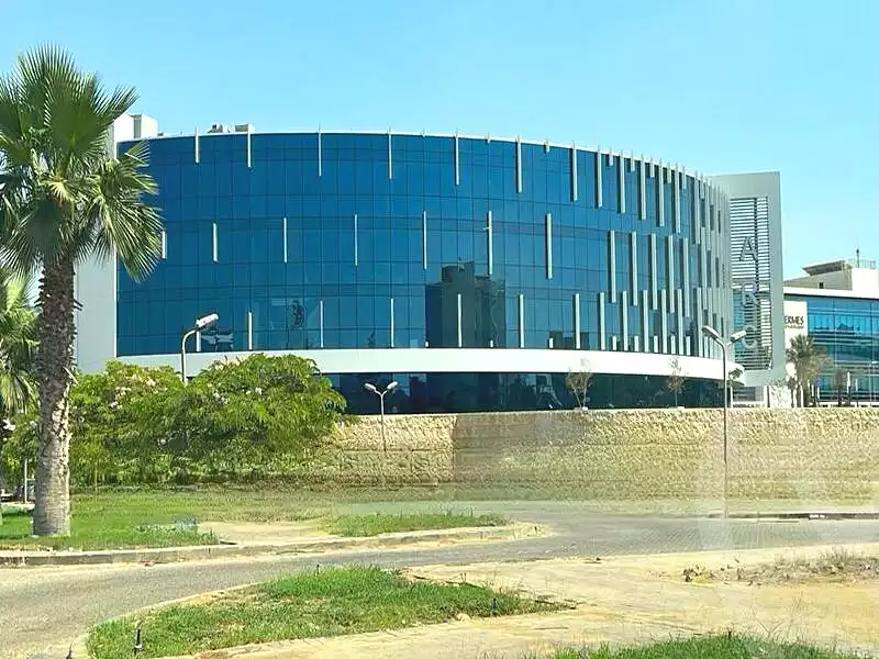 https://aqarmap.com.eg/en/listing/6749314-for-rent-cairo-el-sheikh-zayed-city-alex-cairo-desert-road-smart-village-y-r-sy-byzns-brk-sfrykw-llstthmr-l-qry