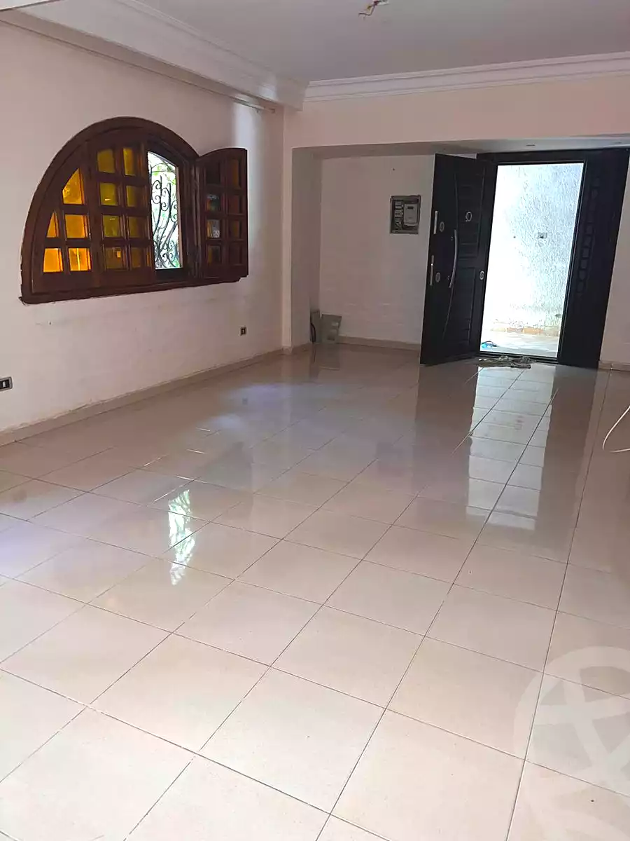 https://aqarmap.com.eg/ar/listing/6749449-for-sale-cairo-6th-of-october-el-ahyaa-neighborhood-2nd-divided-from-al-kafrawei-st