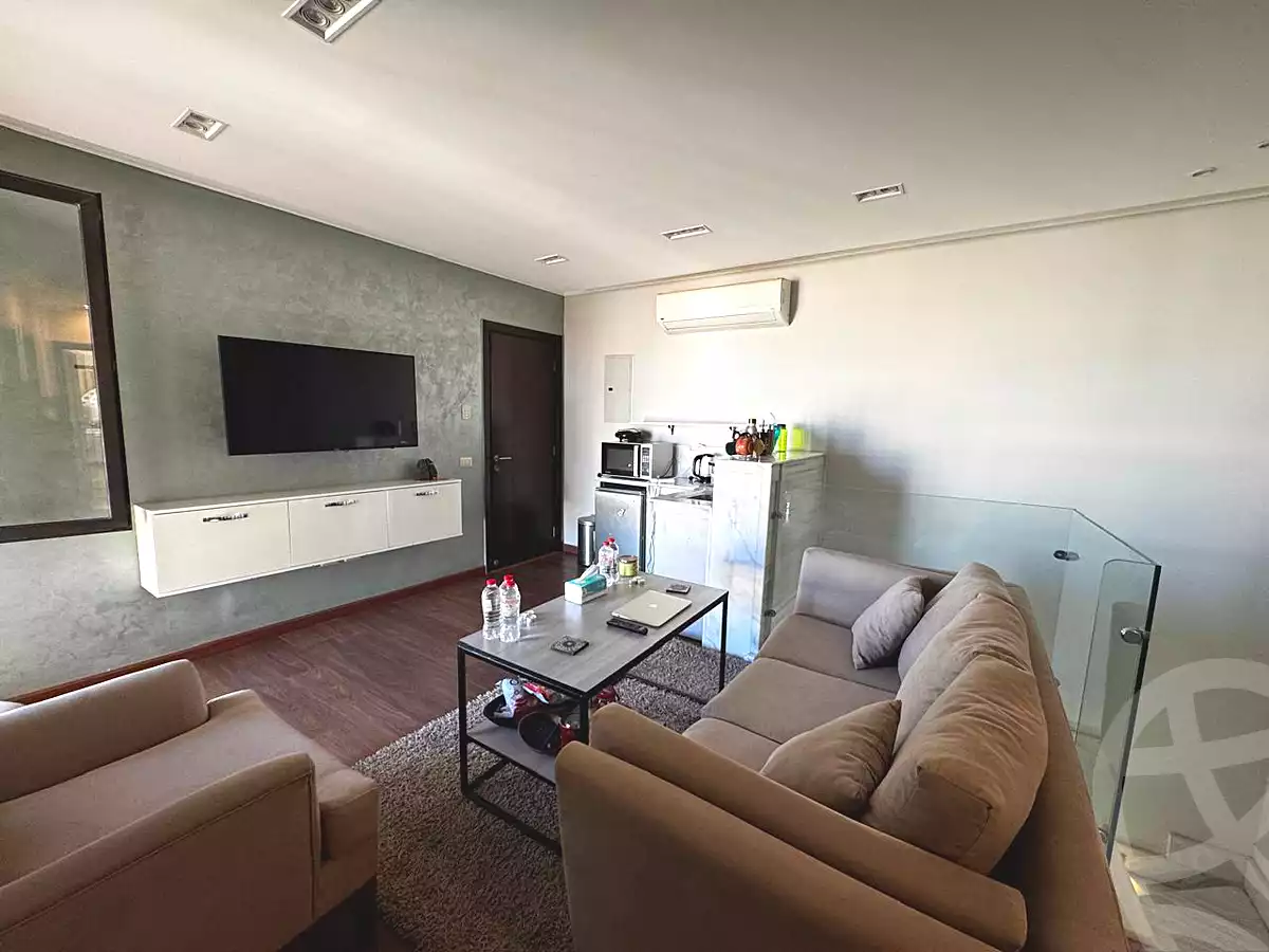 https://aqarmap.com.eg/ar/listing/6750849-for-rent-cairo-el-sheikh-zayed-city-compounds-kmbwnd-wyst-twn-swdyk