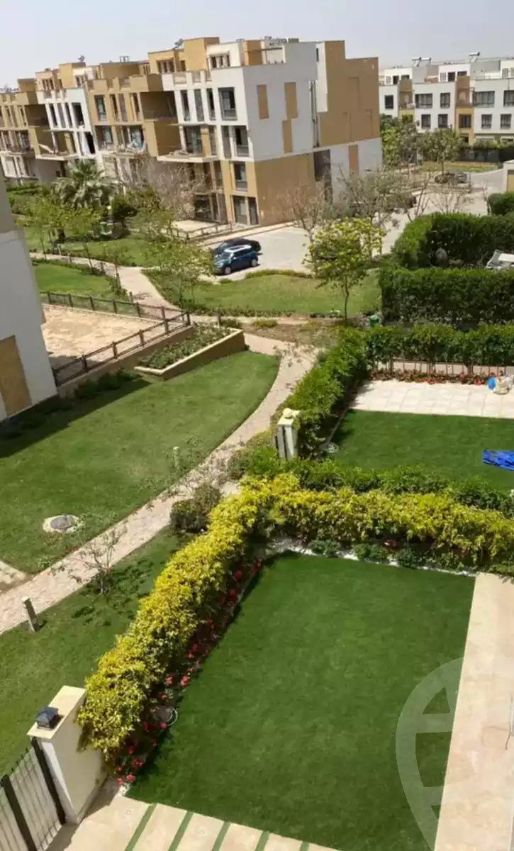 https://aqarmap.com.eg/ar/listing/6750997-for-sale-cairo-el-sheikh-zayed-city-compounds-kmbwnd-wyst-twn-swdyk